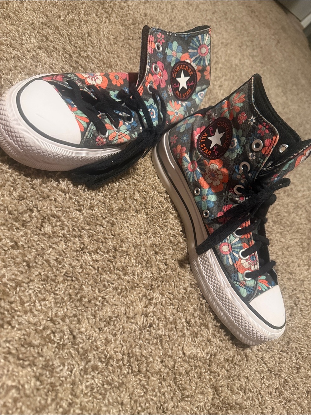 Converse All Star Chuck Taylor Lift Hi high-top black floral sneaks (8) - EUC!
